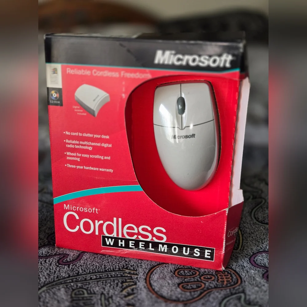 2 Microsoft Cordless Wheel Mouse Complete Vintage NEW